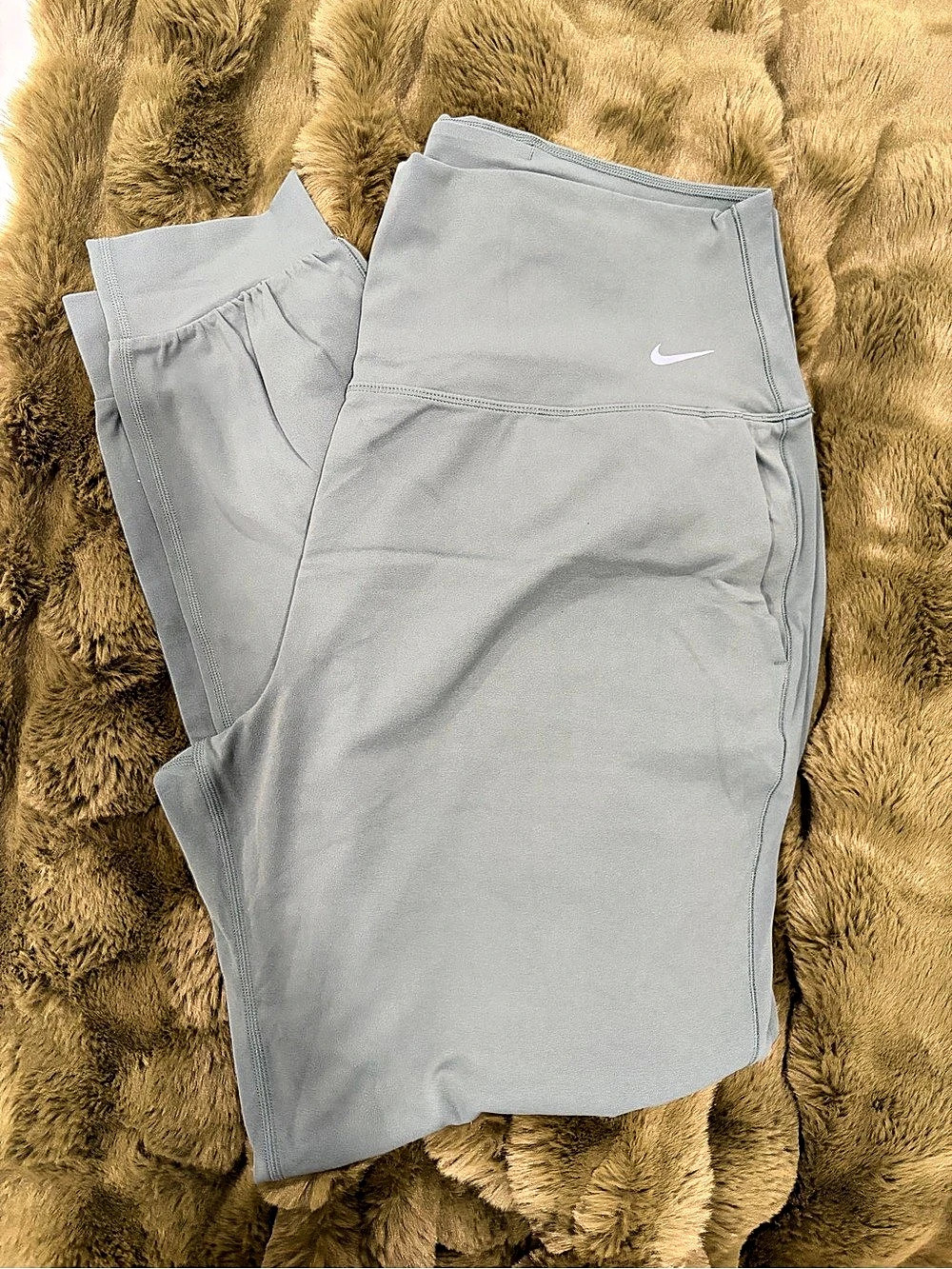 Nike Dri-FIT Athletic leggings in light green Size XL Like New